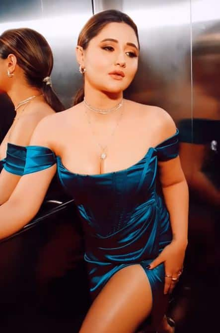 Rashami Desai Pics: રશ્મિ દેસાઈનો બોડીકોન ડ્રેસમાં ગ્લેમરસ અંદાજ થયો વાયરલ, જુઓ તસવીરો