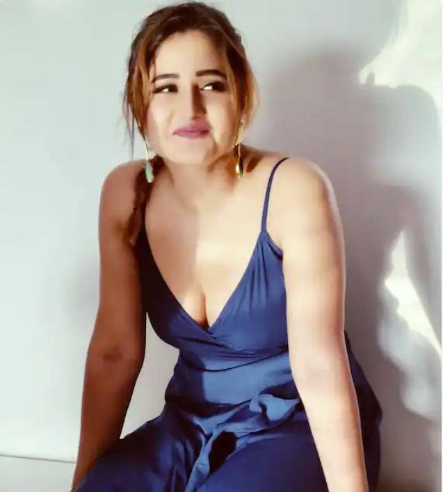 Actress Rashmi Desai Photos: ਰਸ਼ਮੀ ਦੇਸਾਈ ਦਾ ਨਾਂ ਛੋਟੇ ਪਰਦੇ ਦੀਆਂ ਮਸ਼ਹੂਰ ਅਭਿਨੇਤਰੀਆਂ ਦੀ ਸੂਚੀ 'ਚ ਸ਼ਾਮਲ ਹੈ।