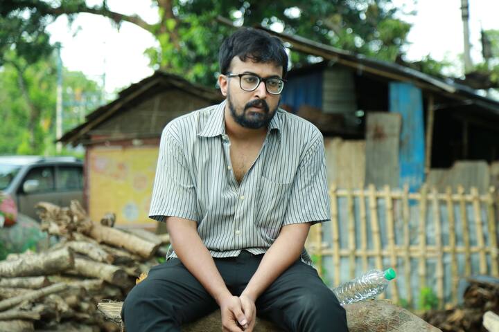 অনির্বাণ কি পারবে ইকবাল ও লাহার সমস্ত পরিকল্পনা ফাঁস করতে? কীভাবে ঘটেছিল ভাগাড় কাণ্ড?  সমস্ত প্রশ্নের উত্তর পেতে চোখ রাখতে হবে ক্লিক ওটিটি প্ল্যাটফর্মে। এই ওয়েব সিরিজটি পরিচালনা করছেন রাজদীপ ঘোষ। কাহিনী, চিত্রনাট্য ও সংলাপ লিখেছেন অম্লান মজুমদার।