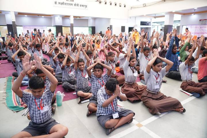 विविध आवाज ओळखणे हा देखील कार्यशाळेचा एक भाग होता. लाभार्थ्यांच्या सक्रिय सहभागाचे त्यांच्या काळजी घेणाऱ्या स्वयंसेवकांचेही यावेळी आयोजकांनी आभार मानले.