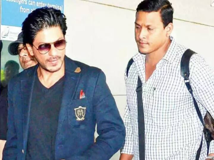 शाहरुख खान (Shahrukh khan) के बॉडीगार्ड रवि सिंह हर वक्त उनकी हिफाजत करते हैं. सूत्रों के मुताबिक किंग खान उन्हें हर साल 2 से 3 करोड़ रुपये सैलेरी देते हैं.