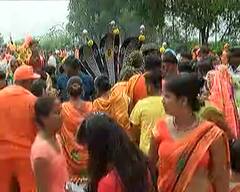 Shrawan 2022: શ્રાવણના પ્રથમ સોમવારે ગાંધીનગરના અમરનાથમાં ઉમટ્યા ભક્તો,, બર્ફિલા બાબાના દર્શન કરી અનુભવી ધન્યતા