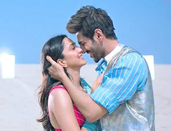 After Bhool Bhulaiyaa 2 much loved lead cast Kartik Aaryan and Kiara Advani reunite for Satya Prem Ki Katha Satya Prem Ki Katha: 'भूल भुलैया 2' के बाद अब इस फिल्म में बनेगी कार्तिक आर्यन संग कियारा आडवाणी की जोड़ी, देखें रोमांटिक पोस्टर