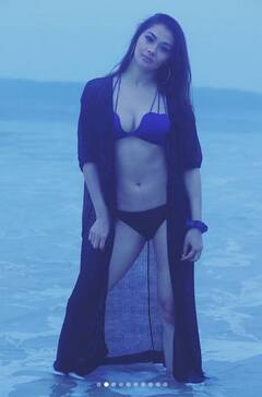 Photos: ਬੀਚ 'ਤੇ ਬੋਲਡ ਲੁੱਕ 'ਚ ਨਜ਼ਰ ਆਈ ਇਹ ਮਸ਼ਹੂਰ ਅਦਾਕਾਰਾ, ਨੇਟੀਜ਼ਨ ਨੇ ਕਿਹਾ ਕਿ ਉਹ ਸਮੁੰਦਰ ਤੋਂ ਵੀ ਜ਼ਿਆਦਾ ਖੂਬਸੂਰਤ ਹੈ!