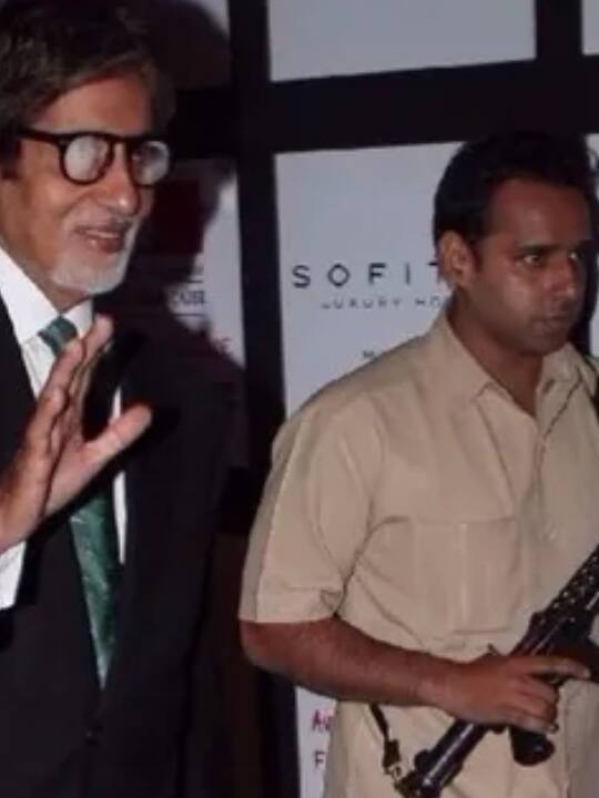 बिग बी (Amitabh bachchan) के सुरक्षा की जिम्मेदारी जितेंद्र शिंदे के कंधों पर रहती है. सूत्रों के मुताबिक अमिताभ बच्चन उन्हे 1.5 करोड़ रुपए सालाना फीस देते हैं.