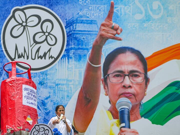 West Bengal CM Mamata Banerjee Cabinet Reshuffle Check New Ministers Name List Bengal Cabinet Reshuffle: పార్థ ఎఫెక్ట్- బంగాల్ కేబినెట్‌లో కొత్త ముఖాలు- దీదీ కీలక ప్రకటన
