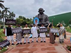 WBSSC- बंगाल बीजेपी सांसदों ने CM ममता बनर्जी के खिलाफ संसद में प्रदर्शन, पार्थ चटर्जी पर है आरोप