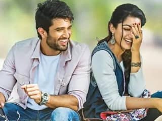 Vijay Deverakonda ने भरी महफिल की Rashmika Mandanna की तारीफ, शर्म से लाल हुईं एक्ट्रेस, वीडियो वायरल...