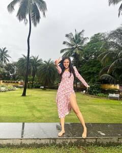 Tejasswi Prakash : વરસાદમાં તેજસ્વી પ્રકાશનો મસ્તીભર્યો અંદાજ, જુઓ Photos