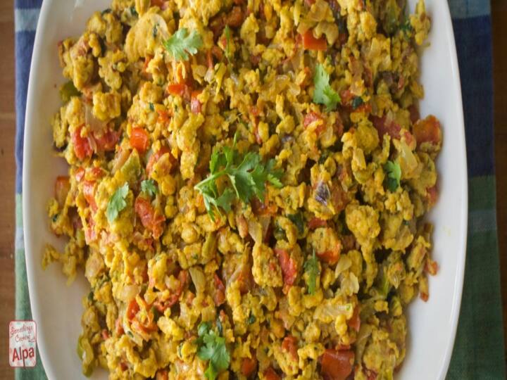 Andra-style Green Chilli Egg Fry is ready to be served World egg day Green Chilli Egg Fry : தெருவோர கடைகளில் இதுதான் பெஸ்ட்.. பச்சை மிளகாய் முட்டை ஃப்ரை ரெசிப்பி இதோ..
