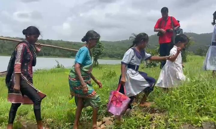 या गावात शासनाची कोणतीही व्यवस्था नाही. उसगांव तलावाच्या किनाऱ्यावर असलेले ही गांव समस्यांचे माहेरघर बनले आहे. समस्यांना कंटाळून या लोकांनी आमचा वेगळा देश निर्माण करावा अशी मागणी केली आहे. 