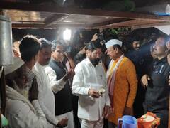 Photo: अन् मुख्यमंत्र्यांचा ताफा 'चहा'च्या टपरीवर थांबला, चहाचे पैसेही दिले