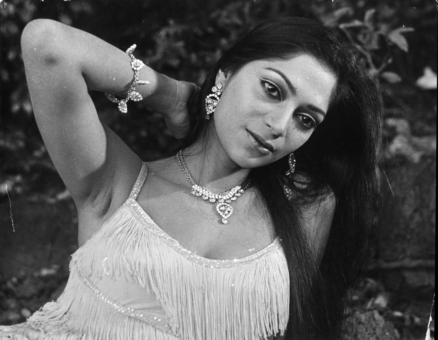 मशहूर क्रिकेटर से होते-होते रह गई थी Simi Garewal की शादी, ज़िंदगी में रह गया एक मलाल!