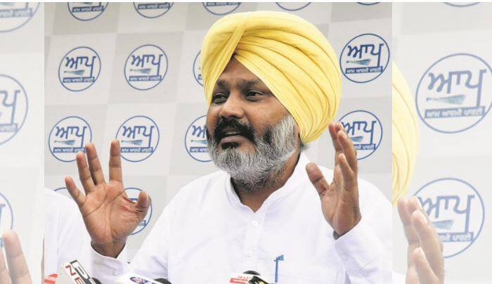 Harpal Cheema has said that if anyone buried the Government land in  Punjab , it will be released ਚਾਹੇ ਆਪਣੇ ਹੋਏ, ਚਾਹੇ ਬੇਗਾਨਾ, ਨਾਜਾਇਜ਼ ਜ਼ਮੀਨਾਂ ਛੁਡਵਾਈਆਂ ਜਾਣਗੀਆਂ : ਹਰਪਾਲ ਚੀਮਾ