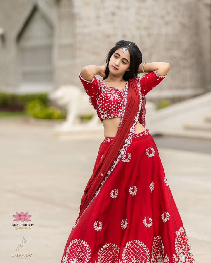 దీప్తిసునయన అందమైన ఫోటోలు -Image Credit: Deepthi Sunaina/Instagram