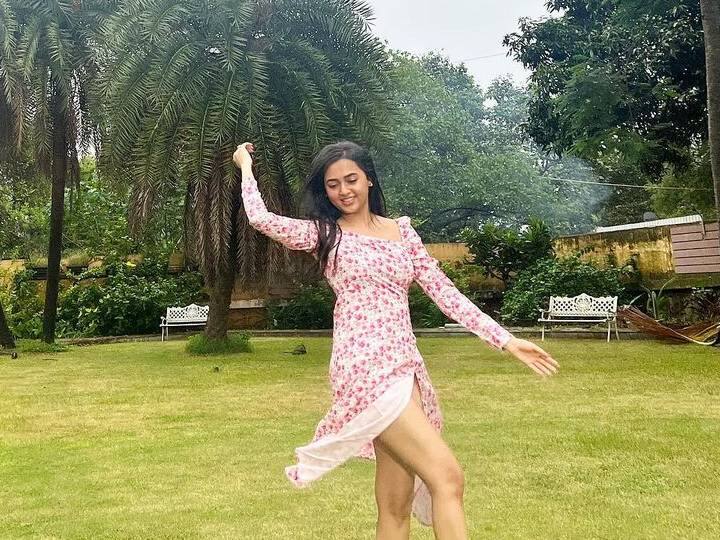 तेजस्वीने आपल्या लेटेस्ट फोटोशूटने पुन्हा एकदा सर्वांचे होश उडवले आहेत.(फोटो सौजन्य : tejasswiprakash/इंस्टाग्राम)