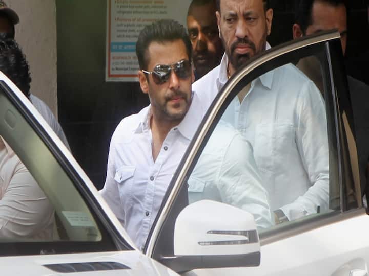 Salman Khan issued gun license for self-protection after receiving threat, Check Details Salman Khan: సల్మాన్ ఖాన్‌కు తుపాకీ లైసెన్స్- భద్రత పెంచిన ముంబయి పోలీసులు
