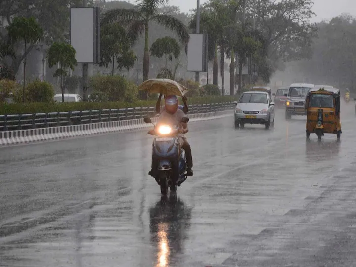 Kerala Red Alert IMD Thiruvananthapuram kollam Ernakulam today tomorrow Schools colleges declared holiday