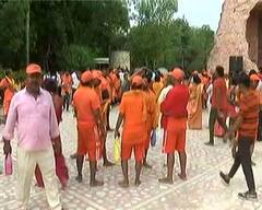 Shrawan 2022: શ્રાવણના પ્રથમ સોમવારે ગાંધીનગરના અમરનાથમાં ઉમટ્યા ભક્તો,, બર્ફિલા બાબાના દર્શન કરી અનુભવી ધન્યતા