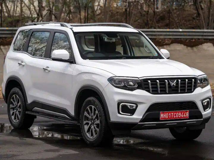 Auto Marathi News mahindra suv waiting period too long upto to 2 year see full details Mahindra SUVs : महिंद्राच्या 'या' SUVs चा बाजारात डंका! अवघ्या 30 मिनिटांत 1 लाखांहून अधिक बुकिंग