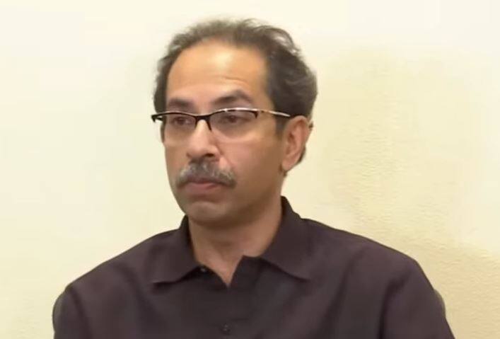 Uddhav Thackeray Barsu Visit opposes proposed refinery in barsu solgaon Uddhav Thackeray Barsu Visit : रिफायनरीचं समर्थन करुन दाखवाच, उद्धव ठाकरे यांचं आव्हान