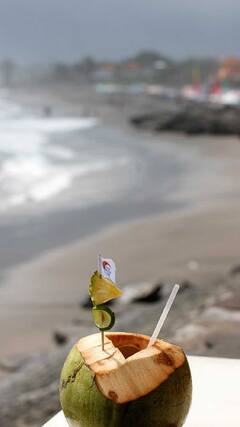 Health Tips : शरीरातील पाण्याची कमतरता पूर्ण करण्यासाठी नारळ पाणी सर्वोत्तम उपाय!