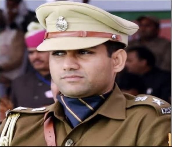 ​IPS Success Story: यूनिफॉर्म का शौक था इसलिए चुना IPS, एक अख़बार ने जगाई थी जय यादव की उम्मीद