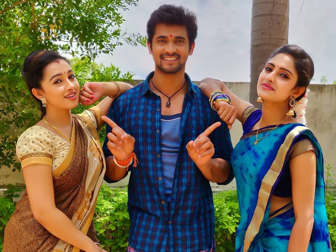 Attack on Savitramma Gari Abbayi Actor Chandan Kumar at Serial Shooting, Video Goes Viral బుల్లితెర హీరోను కొట్టిన సిబ్బంది, సీరియల్ షూటింగ్‌లో షాకింగ్ ఘటన, వీడియో వైరల్