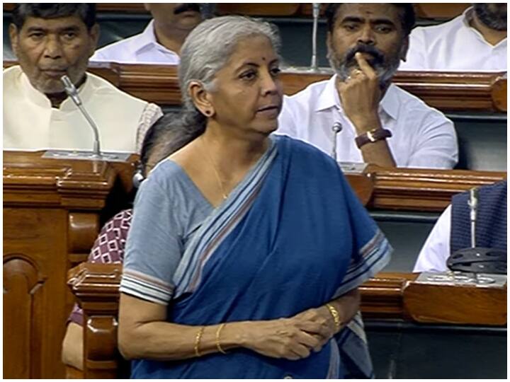 Monsoon Session Finance Minister Nirmala Sitharaman address Lok Sabha on price rise inflation Monsoon Session: लोकसभा में महंगाई पर चर्चा, वित्त मंत्री निर्मला सीतारमण बोलीं- 'भारत का मंदी की चपेट में आने का कोई सवाल ही नहीं'