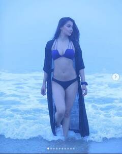 Photos: ਬੀਚ 'ਤੇ ਬੋਲਡ ਲੁੱਕ 'ਚ ਨਜ਼ਰ ਆਈ ਇਹ ਮਸ਼ਹੂਰ ਅਦਾਕਾਰਾ, ਨੇਟੀਜ਼ਨ ਨੇ ਕਿਹਾ ਕਿ ਉਹ ਸਮੁੰਦਰ ਤੋਂ ਵੀ ਜ਼ਿਆਦਾ ਖੂਬਸੂਰਤ ਹੈ!