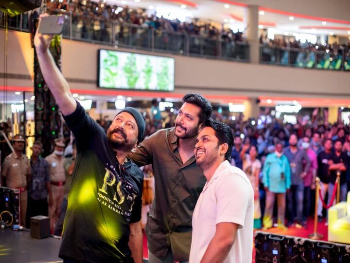 விரைவில் வெளியாகவுள்ள பொன்னியின் செல்வன் படத்தின் ‘பர்ஸ்ட் சிங்கிள்’ லேட்டஸ்ட் க்ளிக்ஸ்!