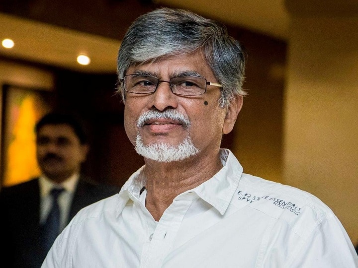 The Egmore Law Court ordered the confiscation of office supplies of director SA Chandrasekhar SAC: பழைய படத்தால் சிக்கலில் மாட்டிய விஜய் தந்தை! விரைவில் அலுவலகம் ஜப்தி?!