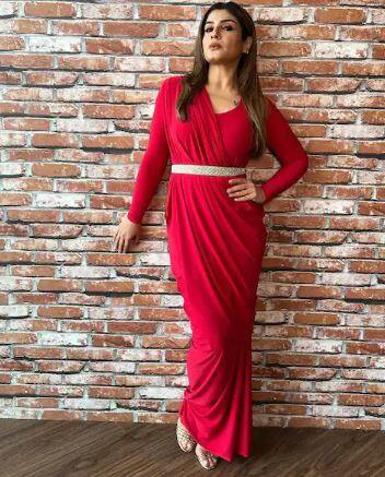 47 ਸਾਲ ਦੀ Raveena Tandon ਨੇ ਰੈੱਡ ਸਾੜੀ ਵਿੱਚ ਬਿਖੇਰਿਆ ਜਲਵਾ