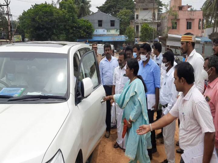 Mayiladuthurai collector opened the car door and welcomed the minister! மயிலாடுதுறை 114.48 கோடி ரூபாய் மதிப்பீட்டில் கட்டப்பட்டு வரும் புதிய மாவட்ட ஆட்சியர் அலுவலகம்.. அமைச்சர் ஆய்வு