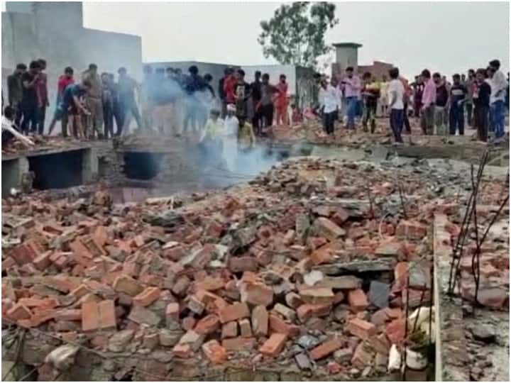pilibhit a building collapsed after blast happened in jahanabad area three sister trapped ann Pilibhit News: पीलीभीत में पटाखा बनाने के दौरान हुए ब्लास्ट से दो मंजिला इमारत ढही, मलबे में दबी तीन सगी बहनें