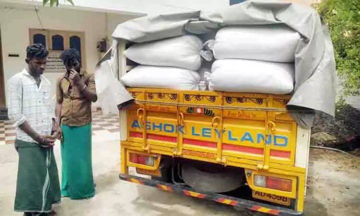 perambalur 2 tons of ration rice smuggled in cargo vehicle seized பெரம்பலூர்: ரேஷன் அரிசியை கடத்திய 2 பேர் கைது - மாவட்ட நிர்வாக அதிகாரிகள் நடவடிக்கை