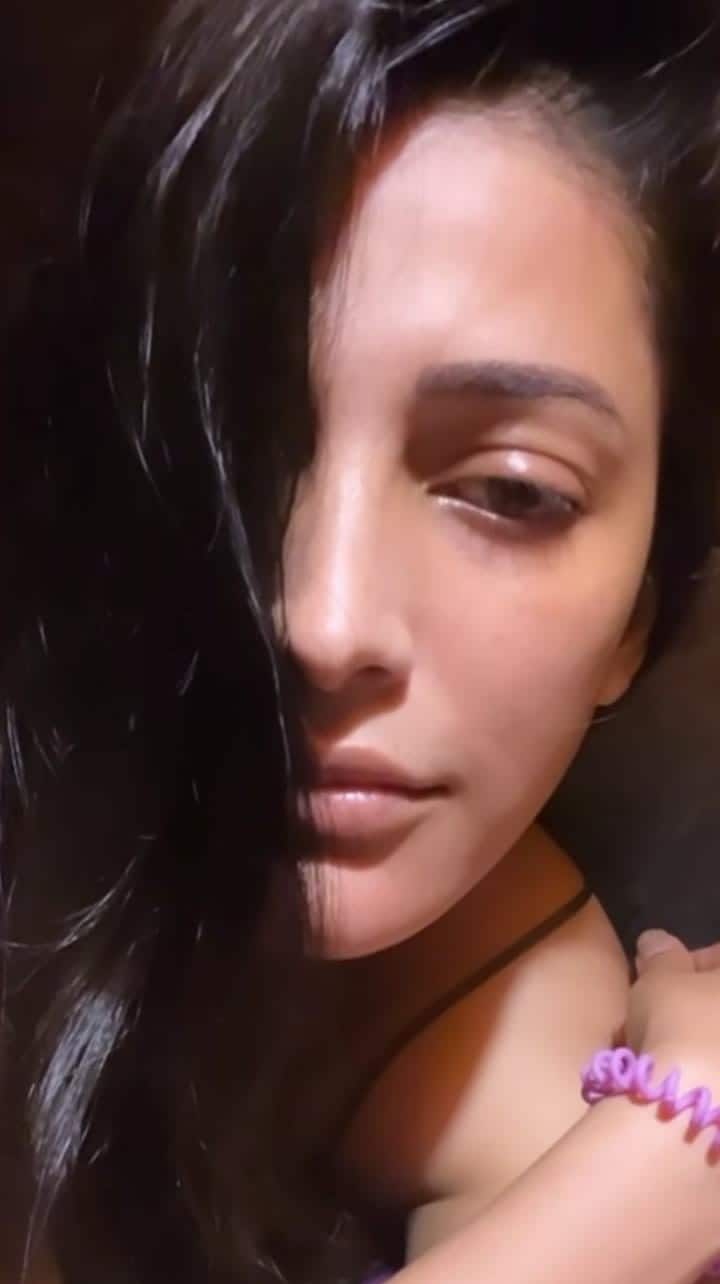 அவ பார்த்தாலே பத்திக்குமே !