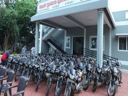 Five bike thieves arrested in two separate cases over 50 bikes seized தொடர் பைக் திருட்டு ! அதிரடி காட்டிய காவல்துறை ! இரண்டு வழக்கில் 50 பைக்குகள் பறிமுதல் !