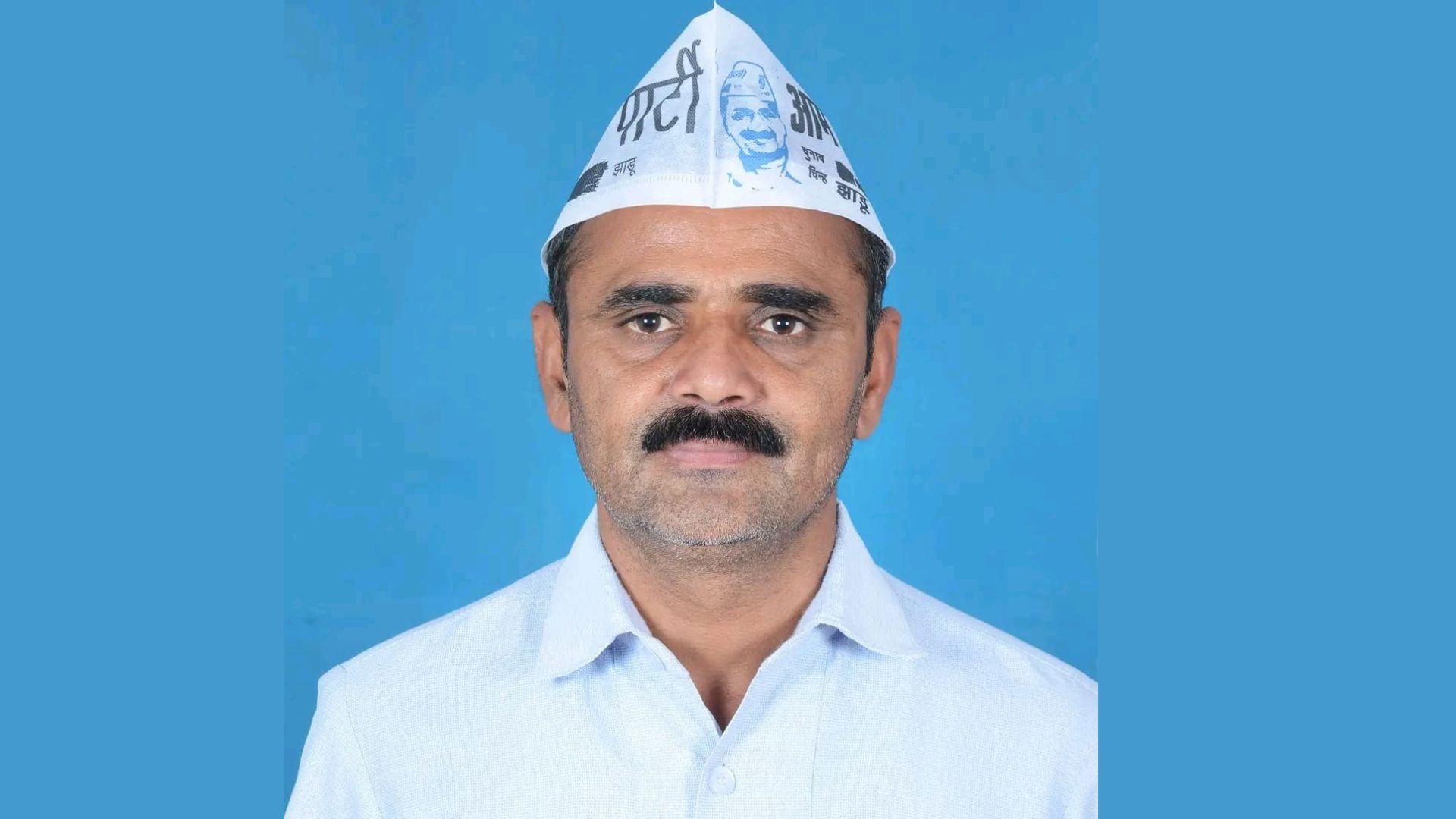 AAP Gujarat Vice President leaves party to join Congress