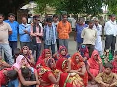 Raebareli News: रायबरेली में नर्सिंग होम की लापरवाही के बाद प्रसूता की हुई मौत, सैकड़ों लोगों ने शव रखकर किया प्रदर्शन