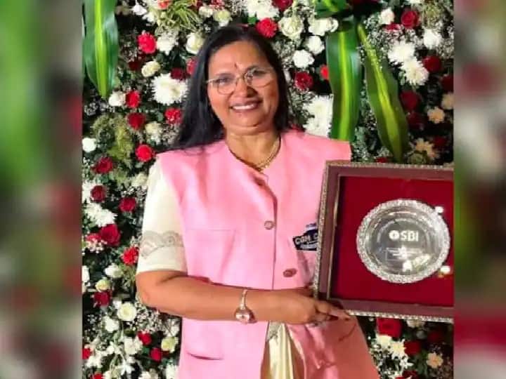 Pratiksha Tondwalkar: সাফাইকর্মী থেকে স্টেট ব্যাঙ্কের অ্যাসিসট্যান্ট জেনারেল ম্যানেজার, প্রতীক্ষা মানেই প্রেরণা sweeper-to-assistant-general-manager-of-sbi-pratiksha-tondwalkars-journey-is-inspiring Pratiksha Tondwalkar: সাফাইকর্মী থেকে স্টেট ব্যাঙ্কের অ্যাসিসট্যান্ট জেনারেল ম্যানেজার, প্রতীক্ষা মানেই প্রেরণা