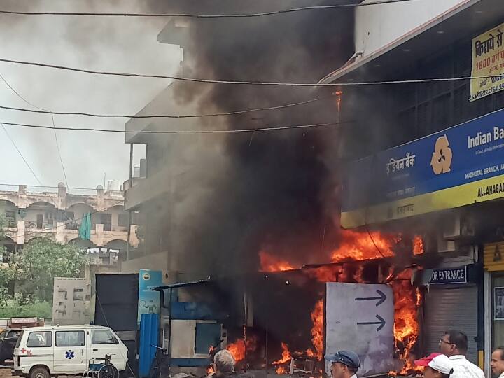 Jabalpur Hospital Fire : जबलपुर अग्निकांड में अस्पताल के चार डायरेक्टर के खिलाफ एफआईआर, प्रधानमंत्री कार्यालय में भी हुई शिकायत Police File FIR against four director of New Life Multispeciality hospital of Jabalpur in connection fire ANN Jabalpur Hospital Fire : जबलपुर अग्निकांड में अस्पताल के चार डायरेक्टर के खिलाफ एफआईआर, प्रधानमंत्री कार्यालय में भी हुई शिकायत
