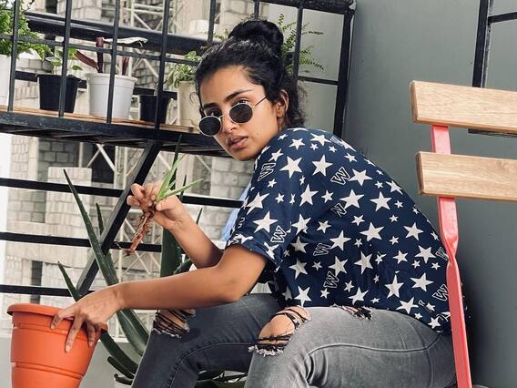 Anupama Parameswaran: మొక్కలు నాటేందుకు తెగ కష్టపడుతున్న అనుపమ పరమేశ్వరన్ Anupama Parameswaran: మొక్కలు నాటేందుకు తెగ కష్టపడుతున్న అనుపమ పరమేశ్వరన్