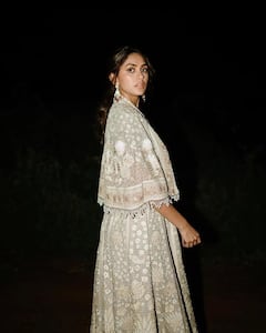 Mrunal Thakur : मृणाल ठाकूरचा ग्लॅमरस अंदाज, साडीतील फोटोंमध्ये दिसतेय छान