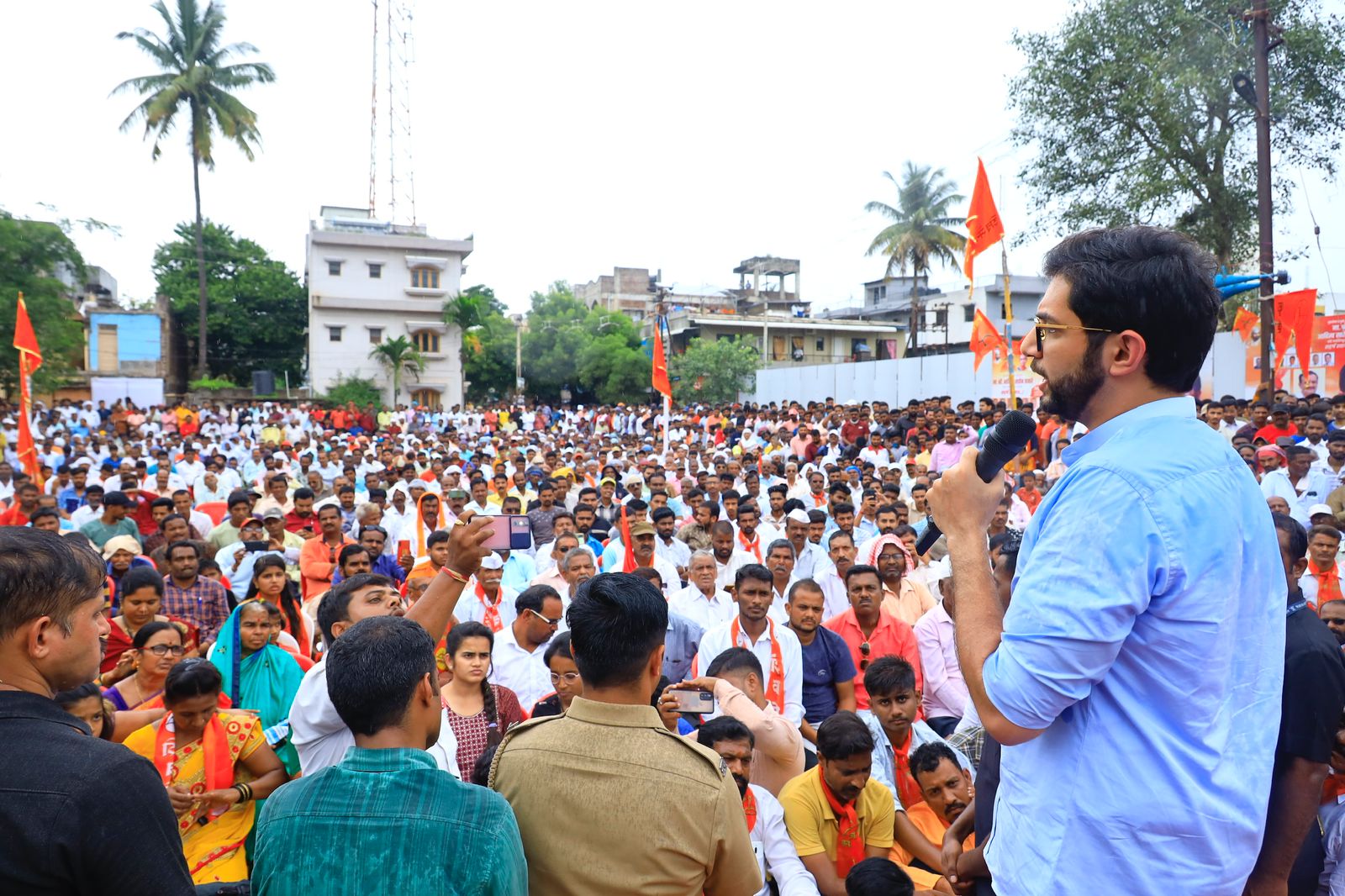 Aaditya Thackeray : आदित्य ठाकरेंच्या कोल्हापूर दौऱ्याने निष्ठावंत शिवसैनिक चार्ज, पण बंडखोरांना कडक संदेश!