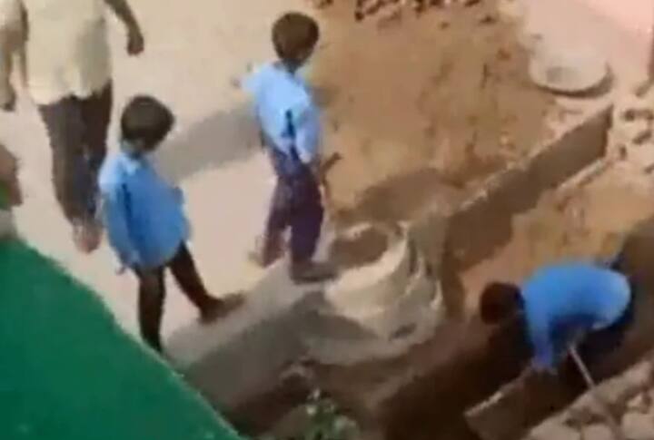 Bihar Govt School Students Seen Chopping Wood & Cutting Stones, Disciplinary Action Ordered | Watch Shocking Video : பள்ளிக்கூடமே விறகுவெட்ட வைத்த அவலம்: மாணவர்களுக்கு நேர்ந்த கொடுமை.. அதிர்ச்சி வீடியோ