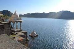 Badi Lake Udaipur: शांति और सुकून के लिए उदयपुर की 'बड़ी झील' है बेस्ट ऑप्शन, इस वीकेंड जरूर करें सैर