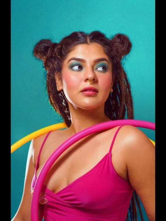 तारक मेहता फेम निधि भानुशाली का नया अंदाज उड़ा देगा आपको होश