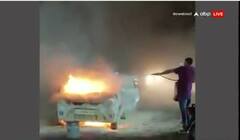 રાજકોટના આટકોટ પેટ્રોલ પંપ પાસે કારમાં આગ