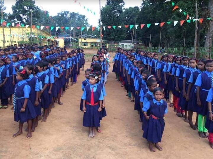 Bastar News: बस्तर में फिर से खोले गए 20 सालों से बंद 260 स्कूल, नक्सली दहशत की वजह जड़ दिए थे ताले Bastar Chhattisgarh News Schools reopened after 20 years in Naxal-affected Bastar ann Bastar News: बस्तर में फिर से खोले गए 20 सालों से बंद 260 स्कूल, नक्सली दहशत की वजह जड़ दिए थे ताले